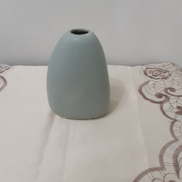 Minimalist  Modern Abstract Art Female Face Vase - Picture 2 of 4